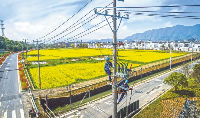 浙江富陽加大農網改造力度，全面推進鄉(xiāng)村電氣化改造