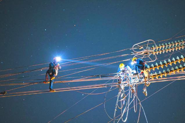 湖南韶山換流站—株洲云田變電站500千伏線路改造工程開(kāi)展多次跨越施工