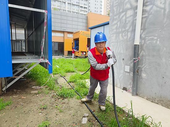 國網冀北電力唐山供電公司援涿搶修隊為1020戶居民送電