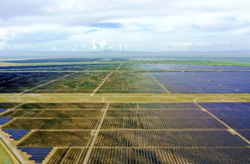 國家電投海南基地共和縣100萬千瓦光伏發(fā)電項目全容量并網(wǎng)!