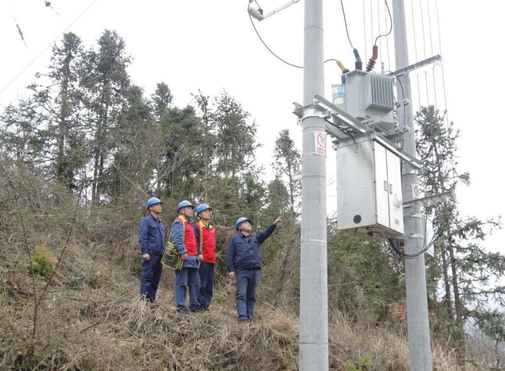 國網(wǎng)嵐皋縣供電公司：春耕備耕正當時 供電服務(wù)下田間