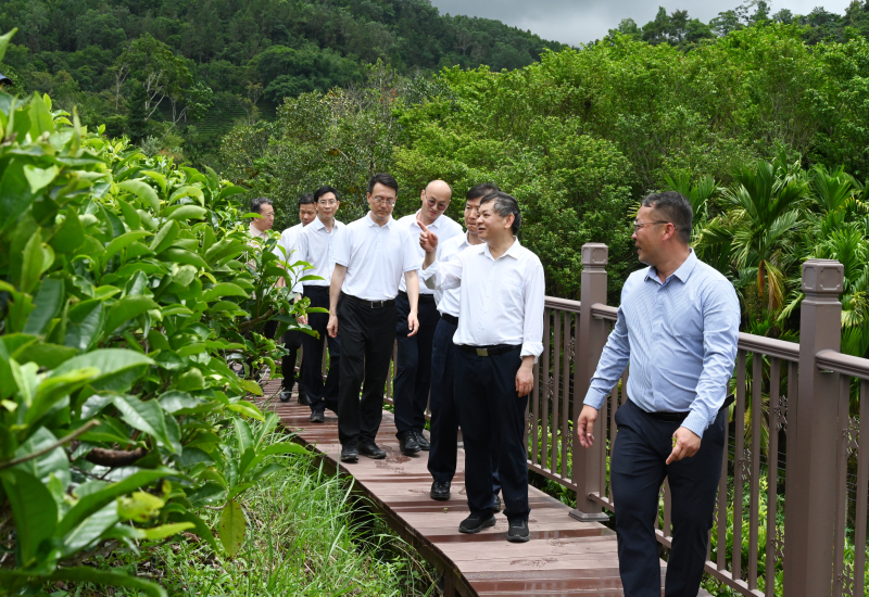 生態(tài)環(huán)境部部長黃潤秋赴海南省調(diào)研生態(tài)環(huán)境保護(hù)和核與輻射安全監(jiān)管工作