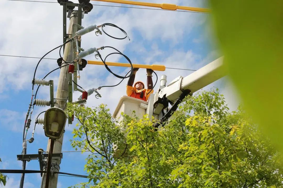 國網諸暨市供電公司加大力度 確保迎峰度夏期間電力供應安全